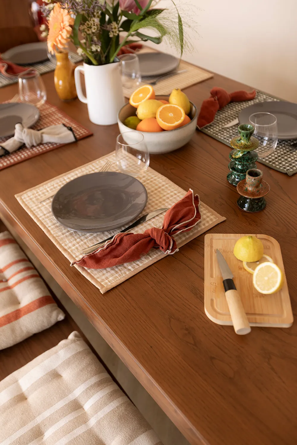 Ambiance design et chaleureuse de décoration intérieure