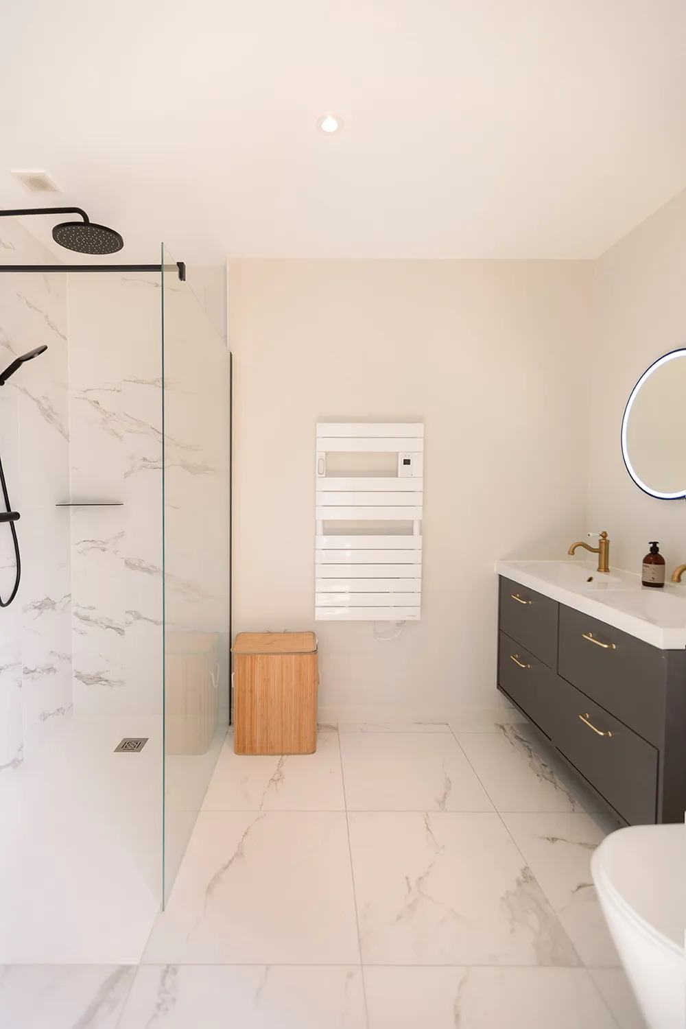 Harmonie visuelle et modernité en décoration